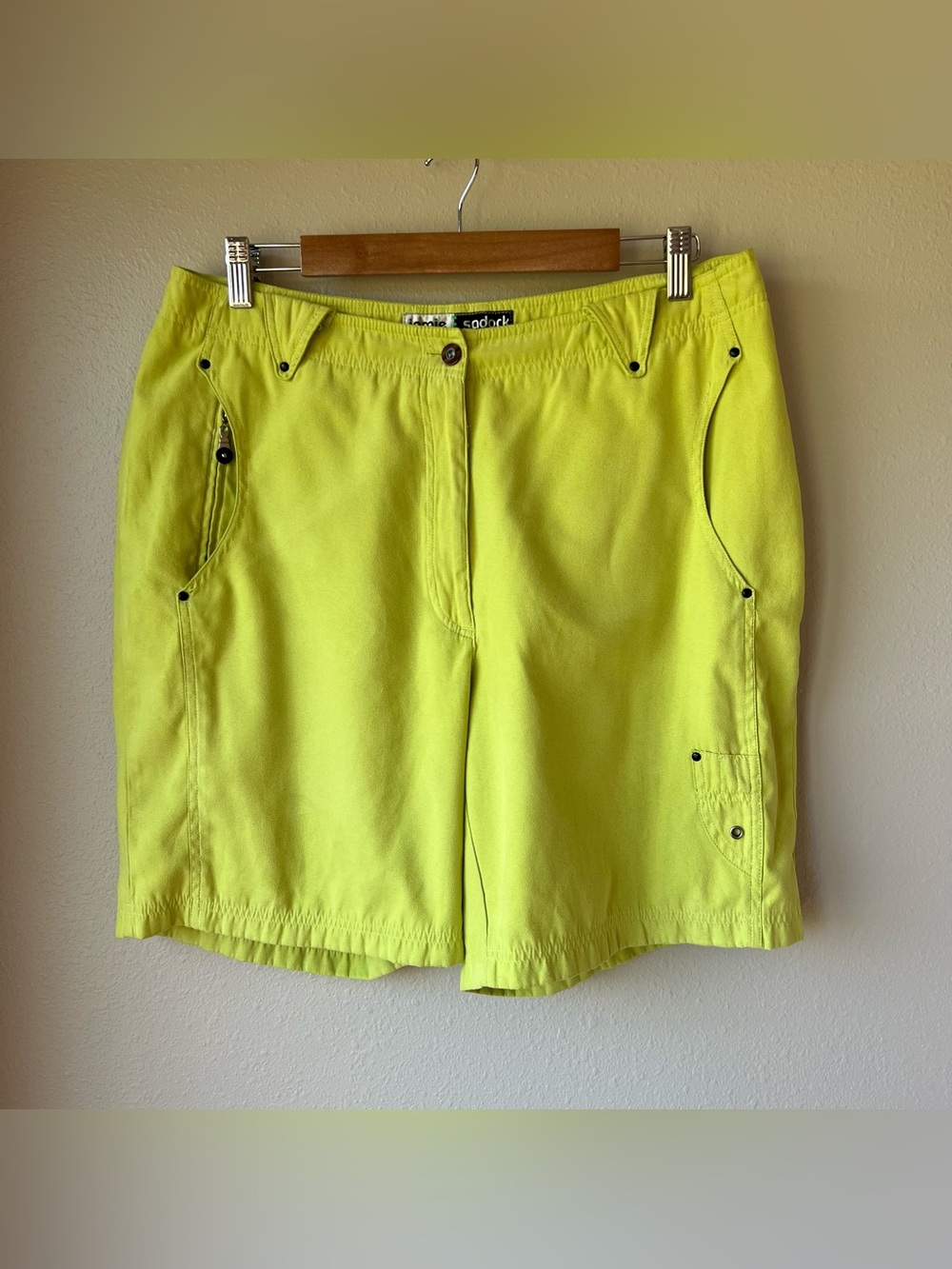 Jamie Sadock Golf Shorts Women’s 14 Neon Green 8” Inseam Studded Pickleball